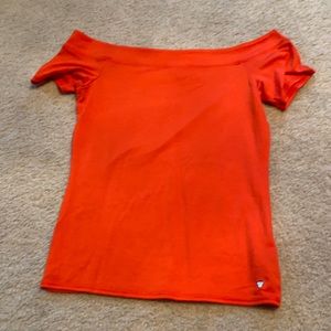 Guess Off-the-shoulder shirt